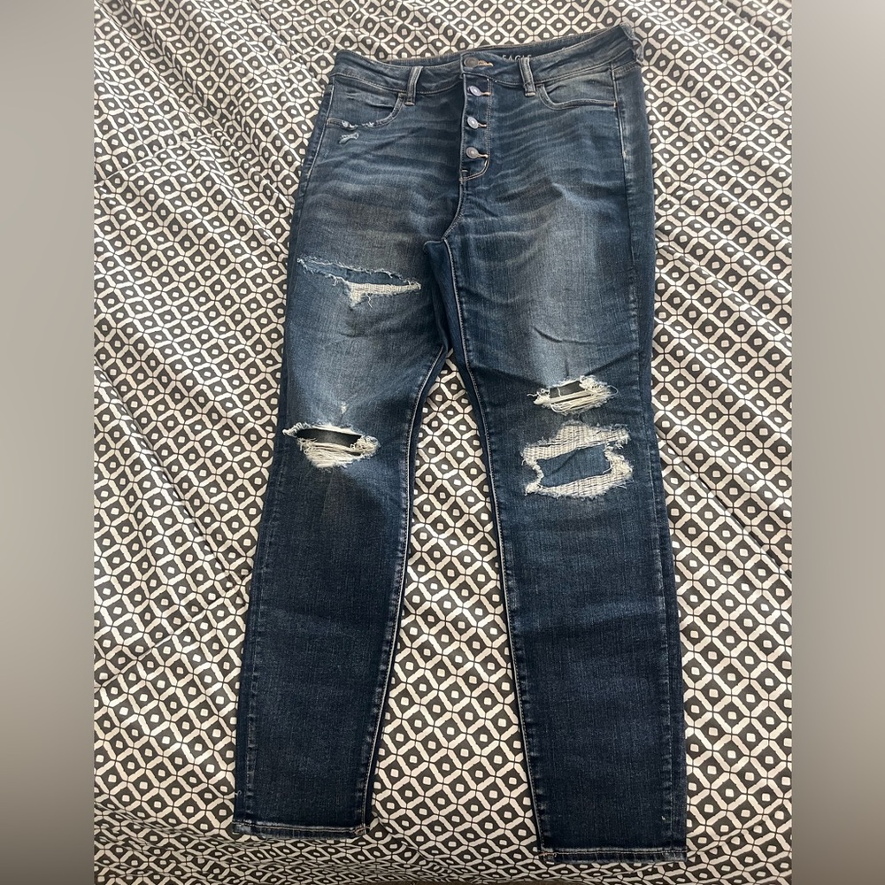 American Eagle Distressed hi-rise jegging